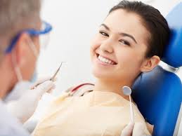 bezboleznennoe-lechenie-zubov-stomatologiya-liniya-ulybki