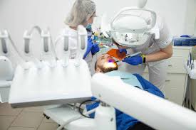 hirurgicheskie-shablony-primenenie-v-dentalnoj-implantacii