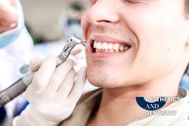 sindrom-prorezyvaniya-zubov-u-detej-klinika